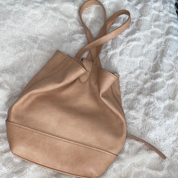 Universal thread back pack main image 5